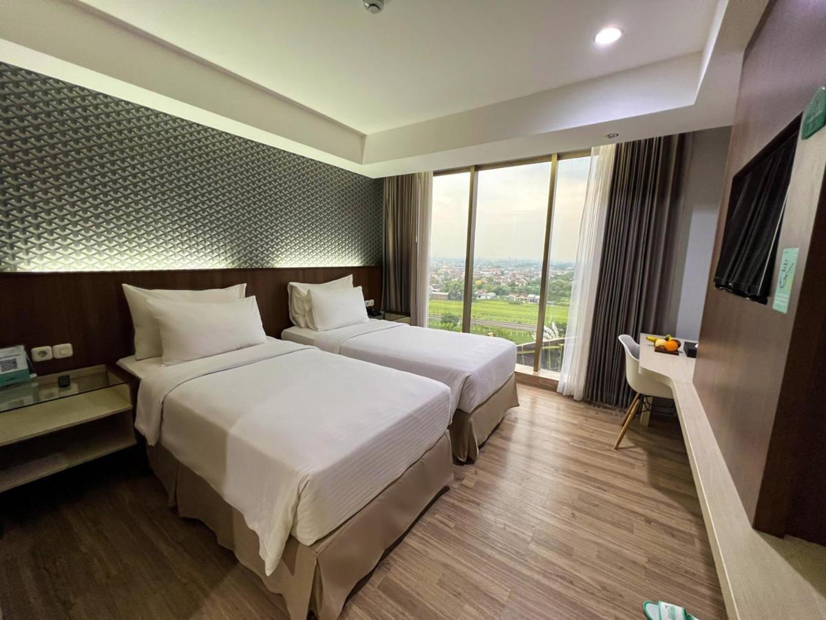 Hotel Ayola Sunrise Mojokerto Exteriör bild
