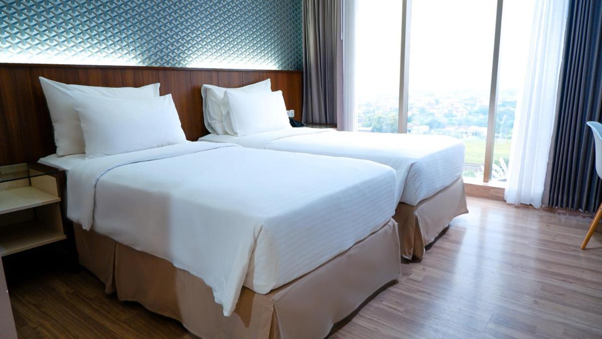 Hotel Ayola Sunrise Mojokerto Exteriör bild