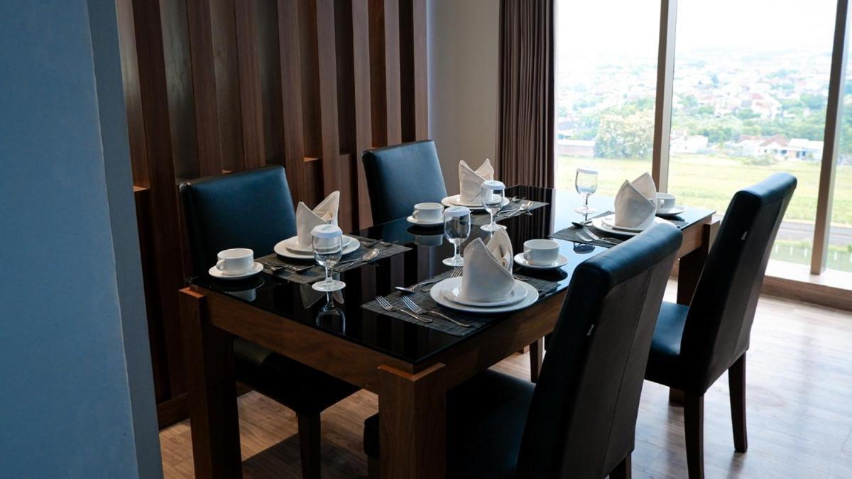 Hotel Ayola Sunrise Mojokerto Exteriör bild