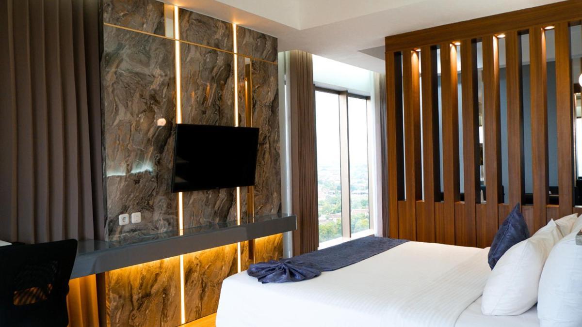 Hotel Ayola Sunrise Mojokerto Exteriör bild