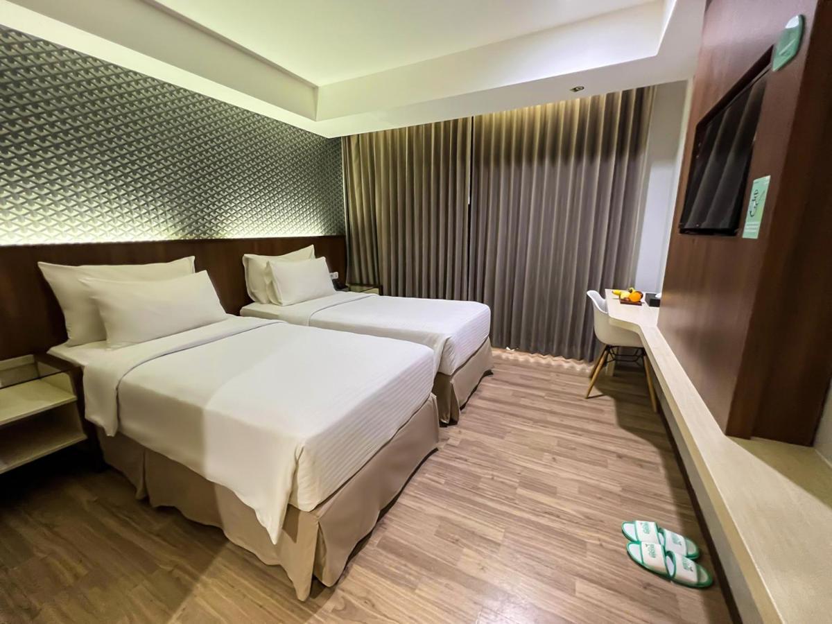 Hotel Ayola Sunrise Mojokerto Exteriör bild