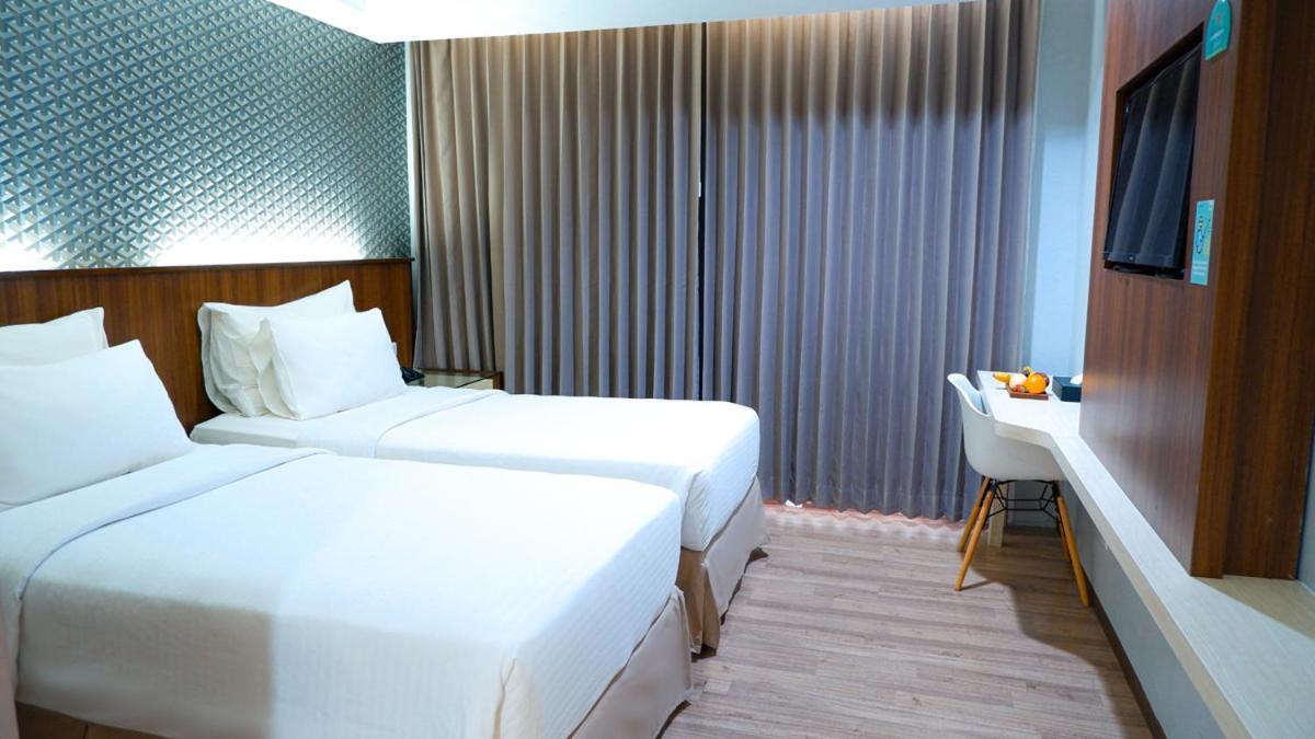 Hotel Ayola Sunrise Mojokerto Exteriör bild