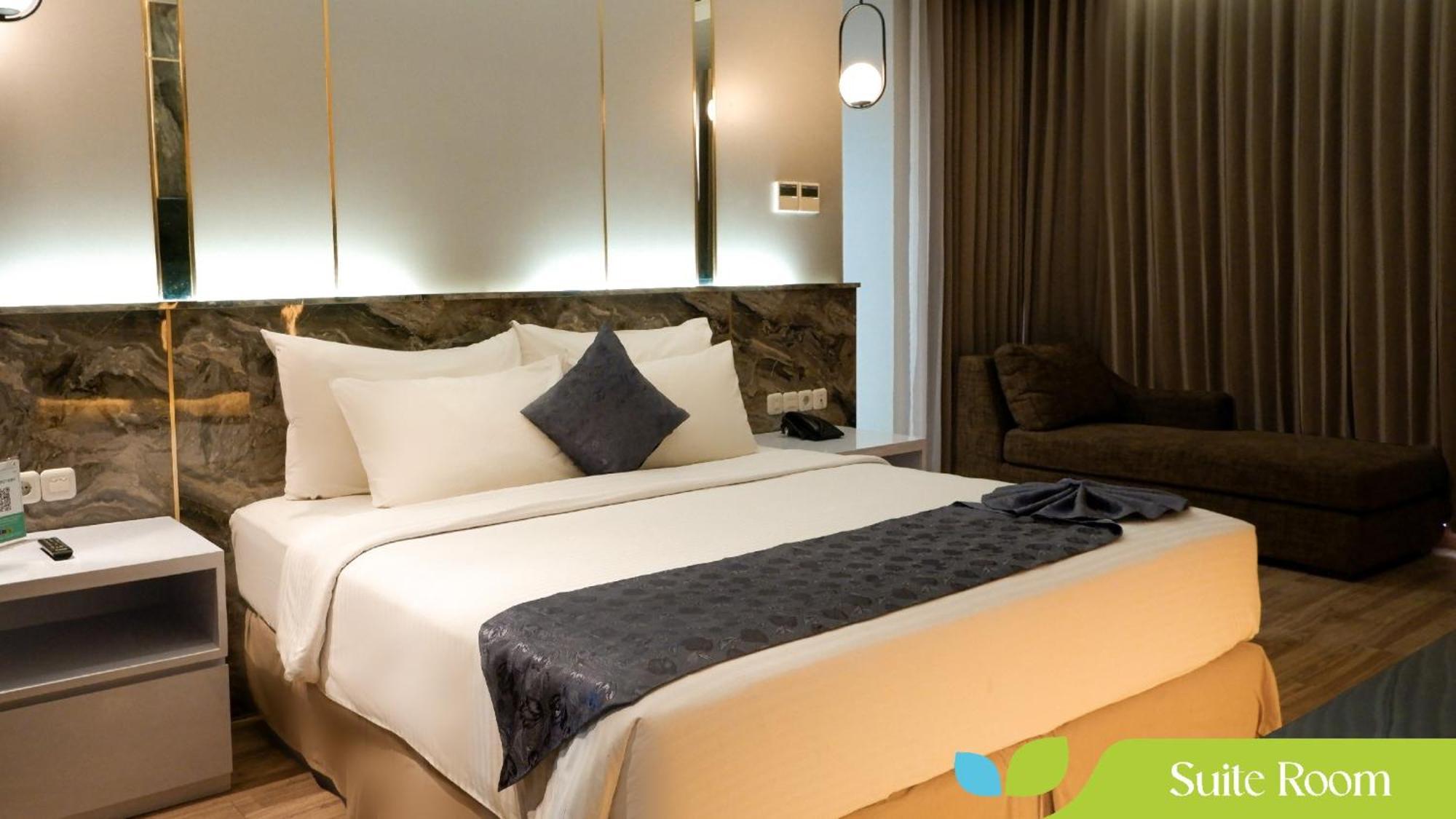 Hotel Ayola Sunrise Mojokerto Exteriör bild